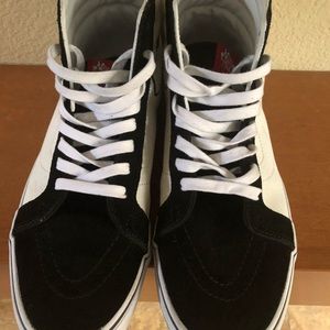 Vans High Tops Peanuts size men 10.5 /ladies 12